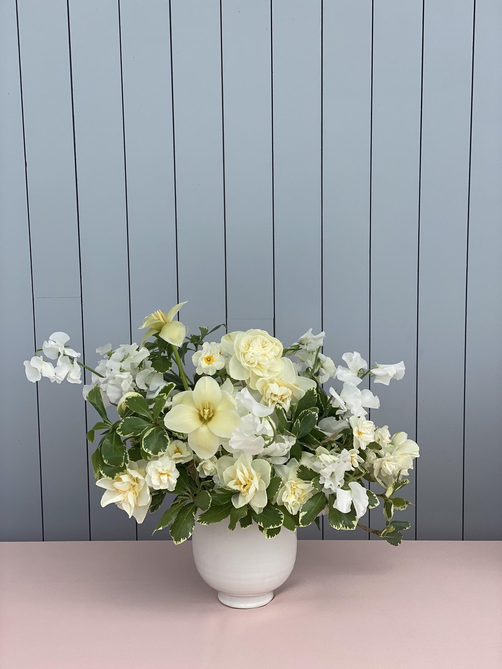 SIGNATURE FLORAL ARRANGEMENT